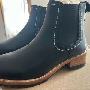 Classic Black Chelsea boots NWT